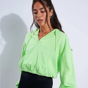 ALO STADIUM HALF ZIP HOODIE - NEON LIME - S